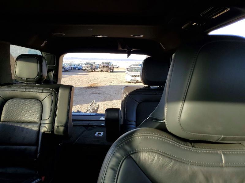 Photo 10 from auction – 2022 LINCOLN NAVIGATOR with VIN 5LMJJ2LT2NEL09829