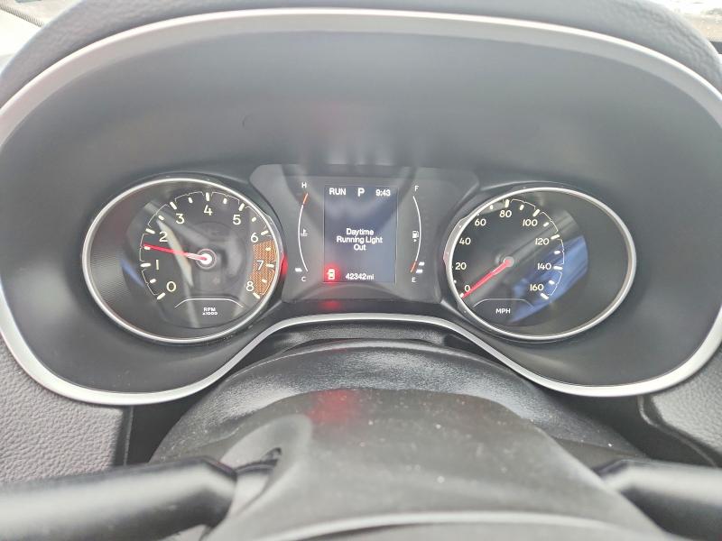 Photo 9 from auction – 2019 JEEP COMPASS with VIN 3C4NJDAB7KT702980