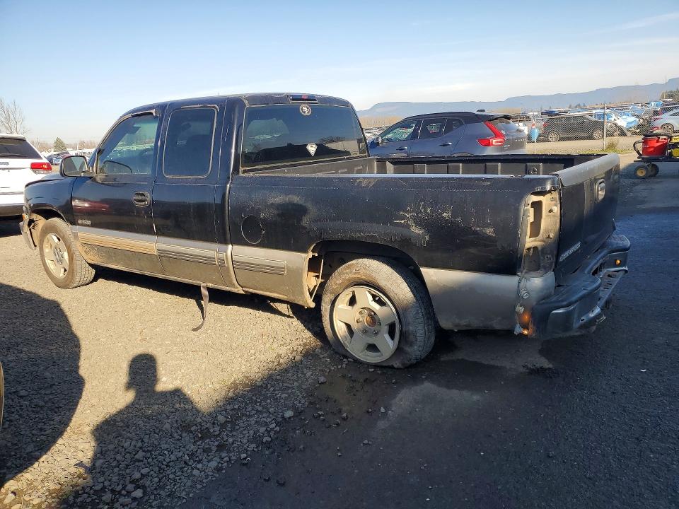 Photo 2 from auction – 2002 CHEVROLET SILVERADO with VIN 2GCEC19V821354762