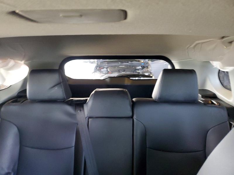 Photo 10 from auction – 2022 TOYOTA COROLLA CROSS with VIN 7MUDAAAG3NV030944