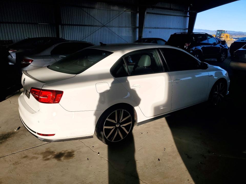 Photo 3 from auction – 2018 VOLKSWAGEN JETTA with VIN 3VW4T7AJ8JM245195