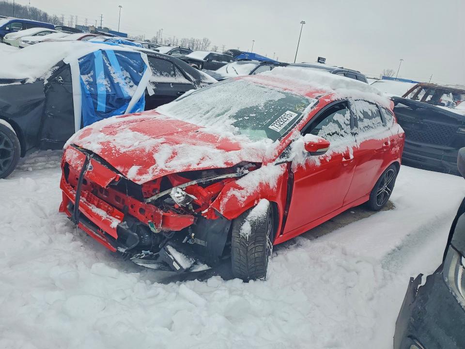 FORD FOCUS 2015 with VIN 1FADP3L92FL356147 - Photo from auction