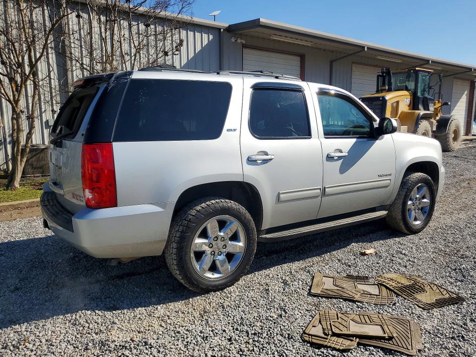 Photo 3 from auction – 2011 GMC YUKON SLT with VIN 1GKS1CE04BR102467