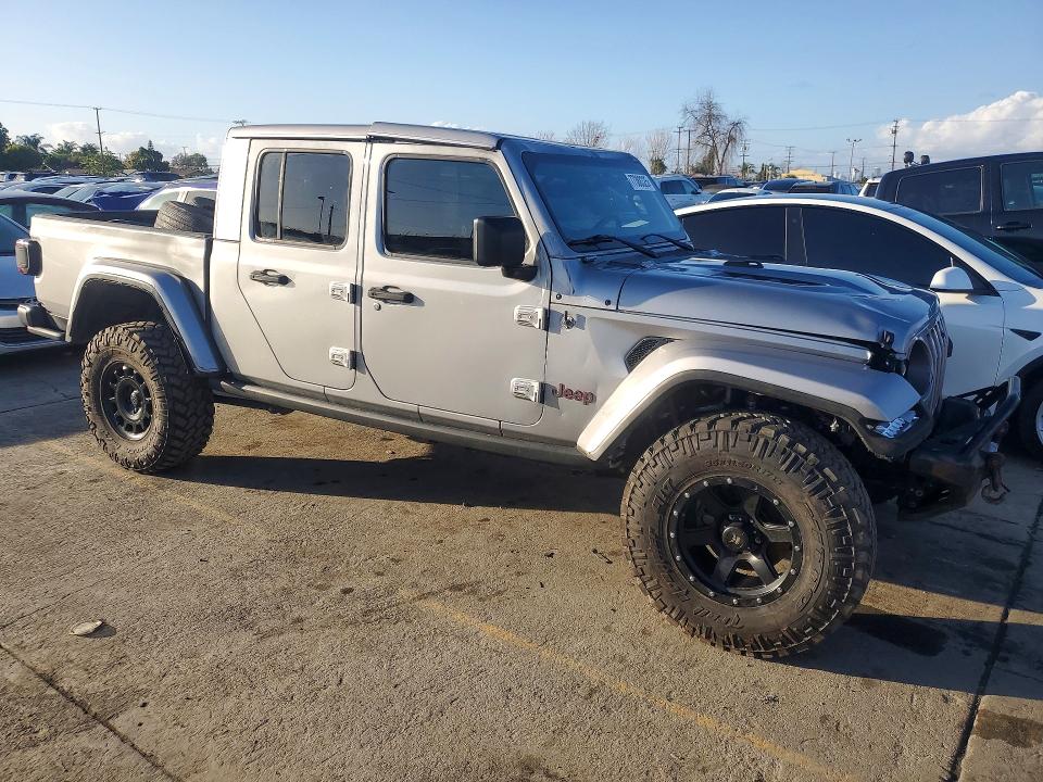 Photo 4 from auction – 2020 JEEP GLADIATOR with VIN 1C6JJTBG4LL180784