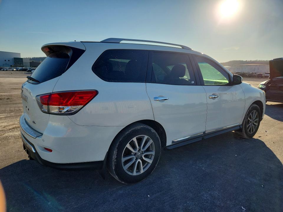 Photo 3 from auction – 2014 NISSAN PATHFINDER with VIN 5N1AR2MN3EC725377