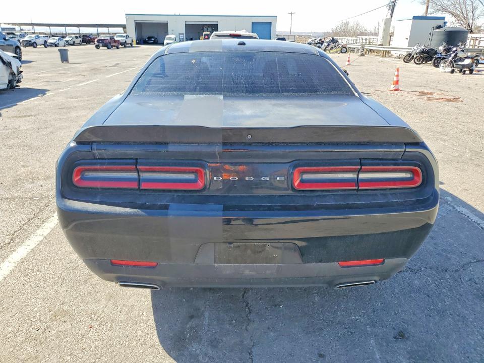 Photo 6 from auction – 2018 DODGE CHALLENGER with VIN 2C3CDZAG0JH202307