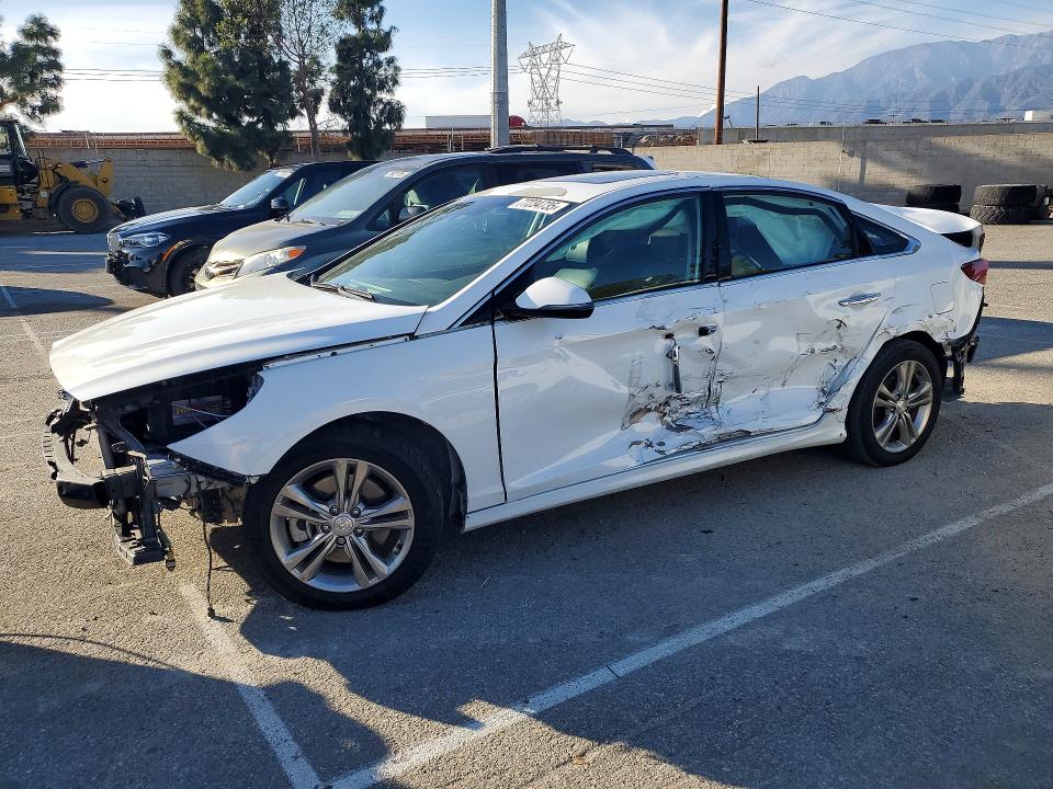 HYUNDAI SONATA 2018 with VIN 5NPE34AF6JH652424 - Photo from auction