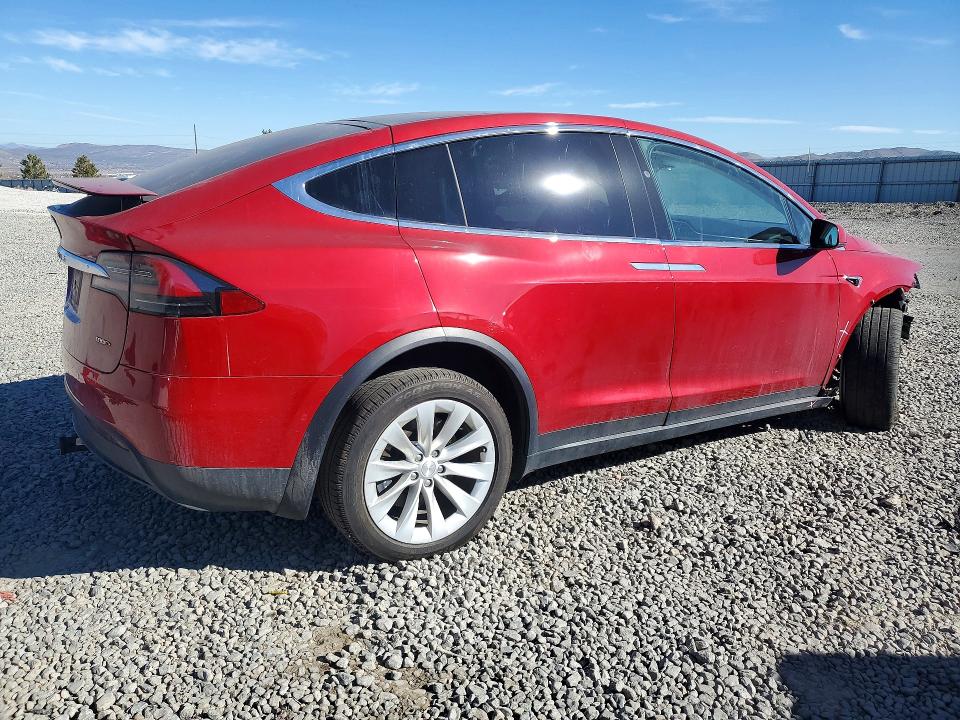 Photo 3 from auction – 2017 TESLA MODEL X with VIN 5YJXCBE20HF068453