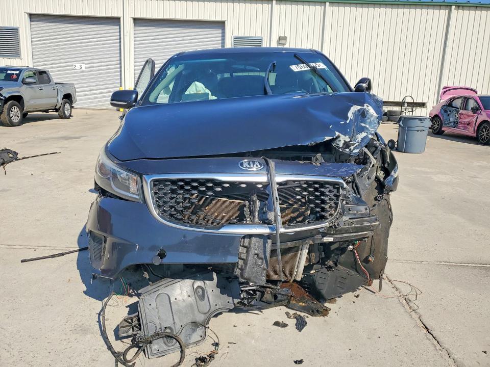 Photo 5 from auction – 2017 KIA SEDONA LX with VIN KNDMB5C19H6265666