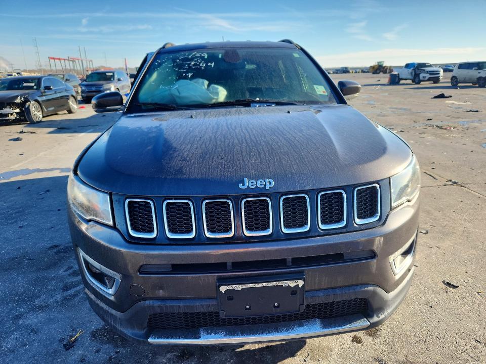 Foto 5 de la subasta – 2019 JEEP COMPASS con VIN 3C4NJCCB1KT664119
