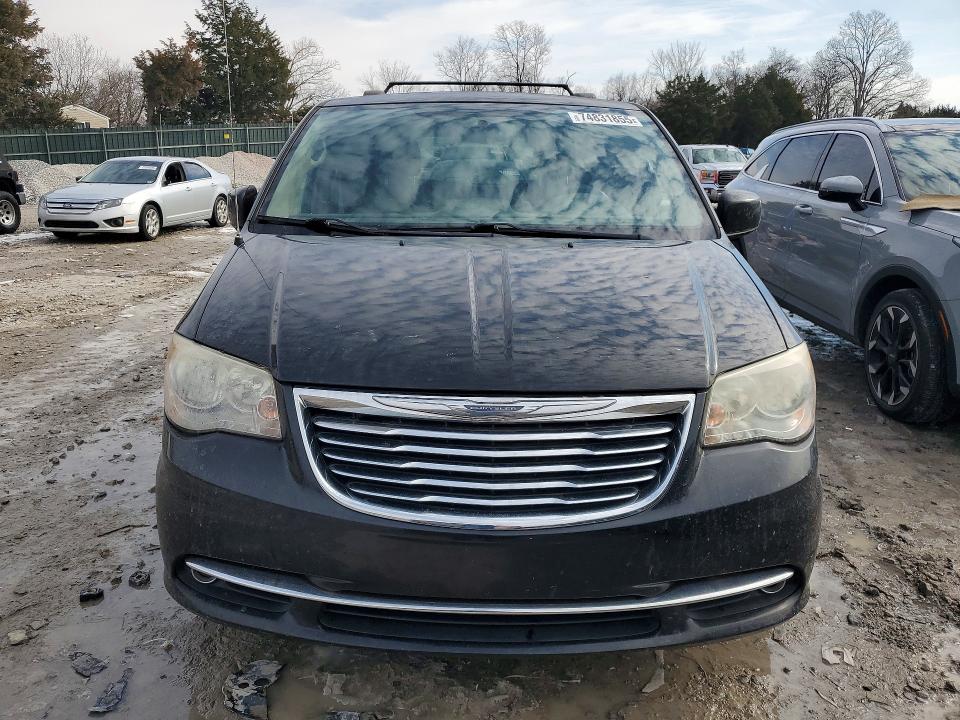 Photo 5 from auction – 2013 CHRYSLER TOWN & COU with VIN 2C4RC1BG0DR511377