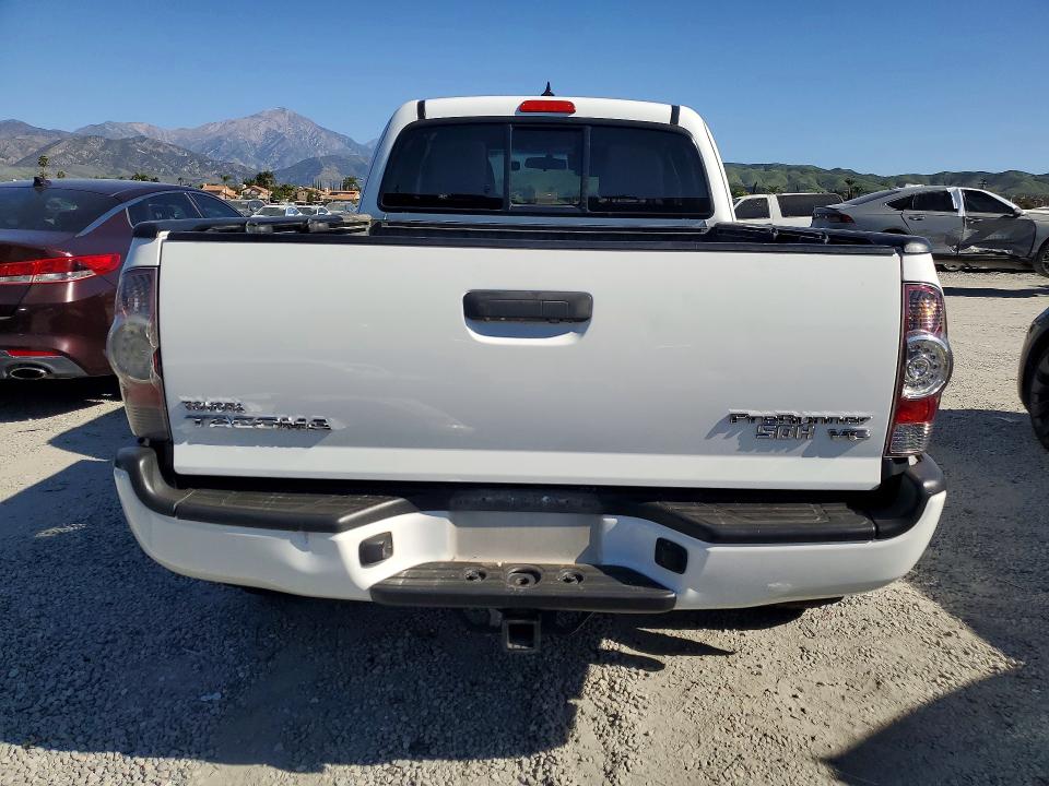 Photo 6 from auction – 2015 TOYOTA TACOMA PRE with VIN 5TFTU4GN4FX082289