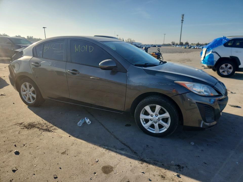 Photo 4 from auction – 2011 MAZDA 3 with VIN JM1BL1VF9B1496836