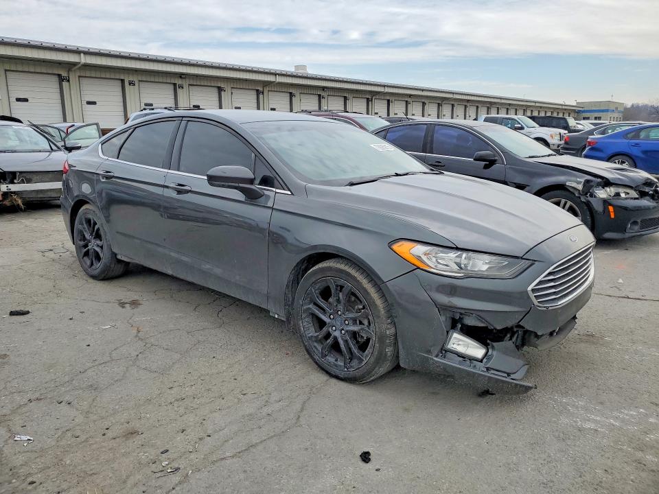 Photo 4 from auction – 2019 FORD FUSION with VIN 3FA6P0HD1KR282378