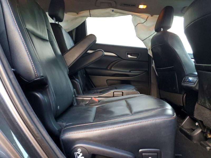 Photo 11 from auction – 2016 TOYOTA HIGHLANDER with VIN 5TDJKRFHXGS266293