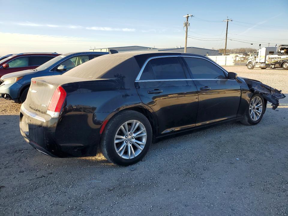 Photo 3 from auction – 2019 CHRYSLER 300 with VIN 2C3CCAAGXKH619732
