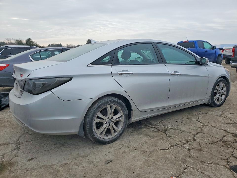 صورة رقم 3 من المزاد - 2011 HYUNDAI SONATA مع VIN 5NPEC4ACXBH175892