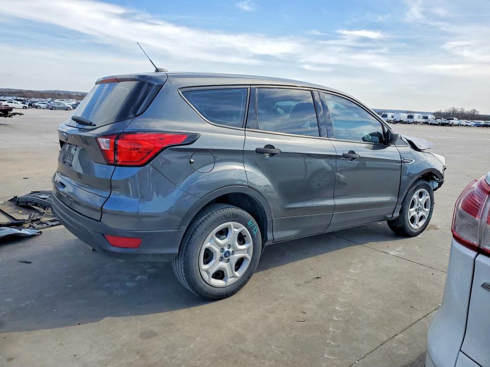Photo 3 from auction – 2019 FORD ESCAPE with VIN 1FMCU0F77KUC56715