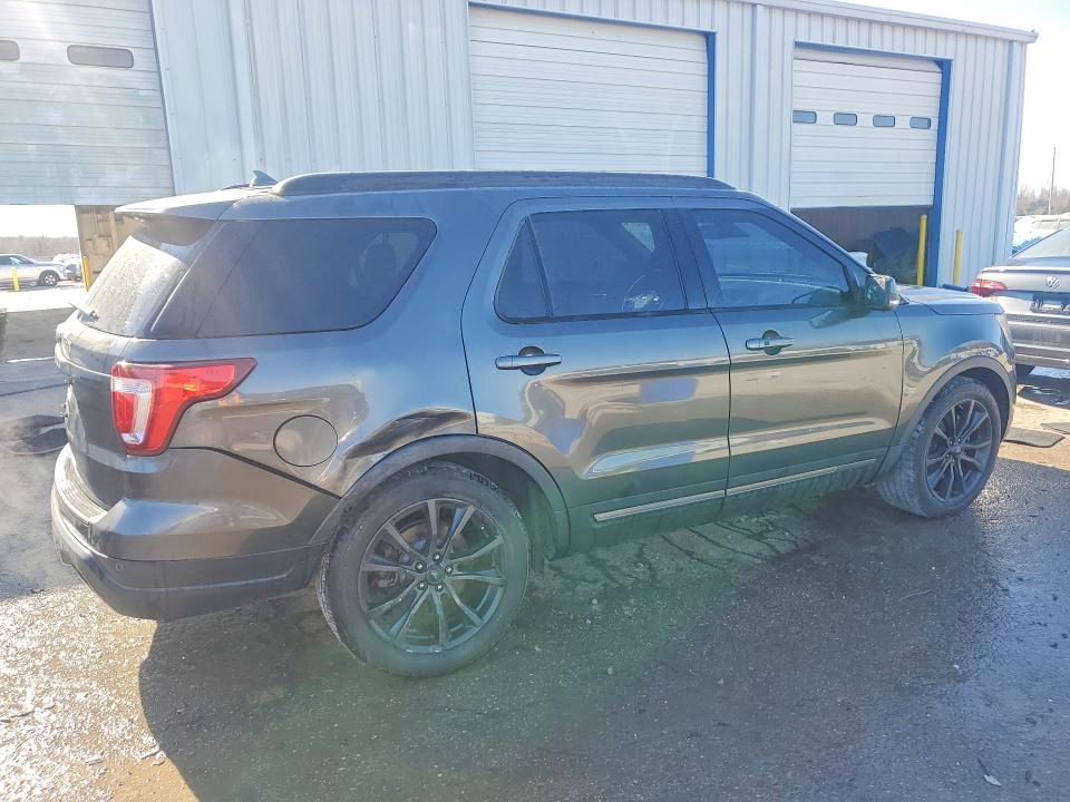 Photo 3 from auction – 2018 FORD EXPLORER with VIN 1FM5K7D80JGB15694