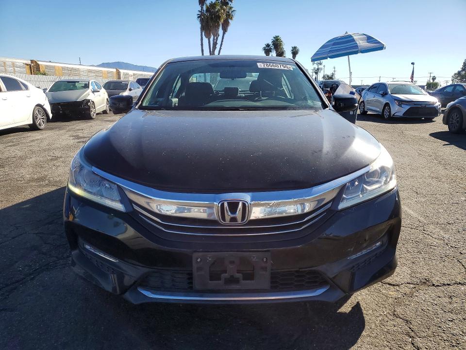 Photo 5 from auction – 2017 HONDA ACCORD with VIN 1HGCR2F72HA169592