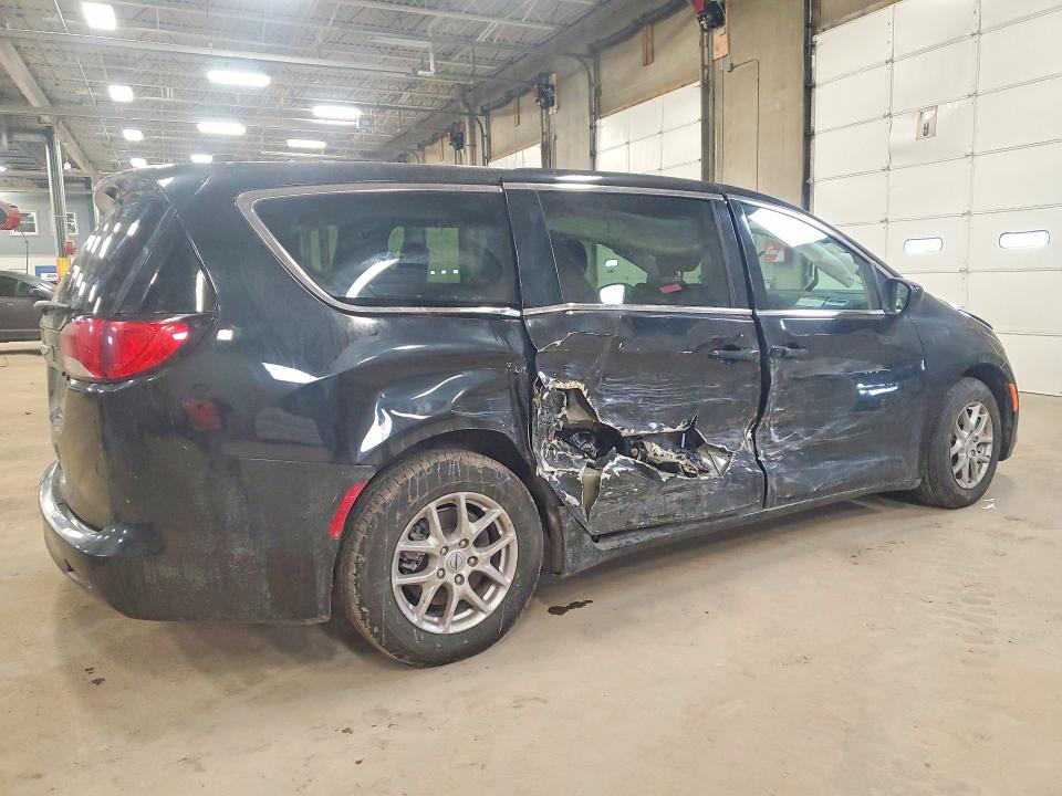 Photo 3 from auction – 2022 CHRYSLER VOYAGER LX with VIN 2C4RC1CG2NR205362