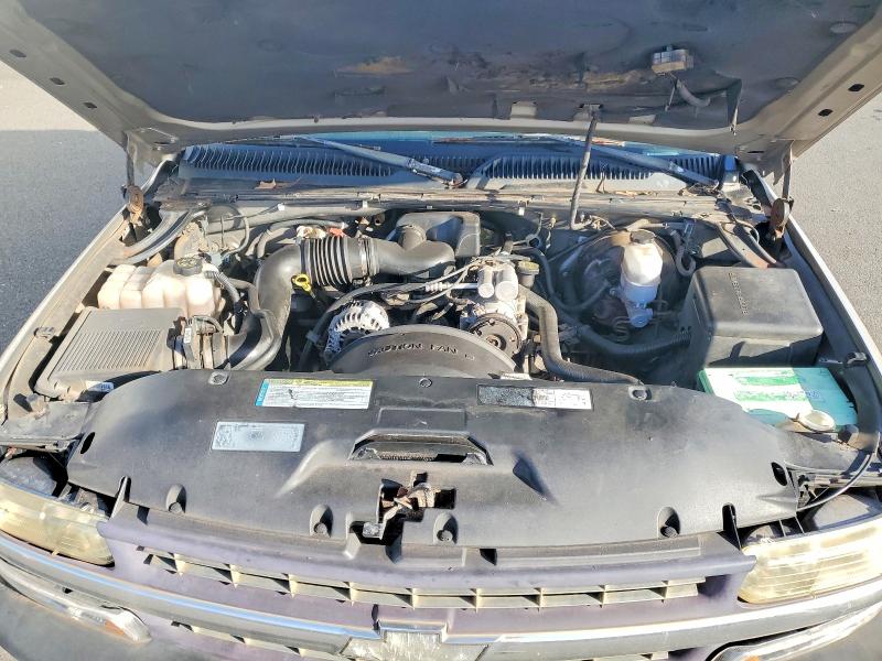 Photo 11 from auction – 2001 CHEVROLET SILVERADO with VIN 2GCEC19W311263339