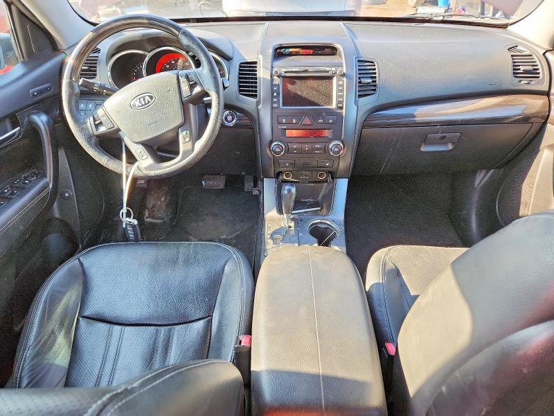 Photo 8 from auction – 2013 KIA SORENTO SX with VIN 5XYKWDA25DG370696