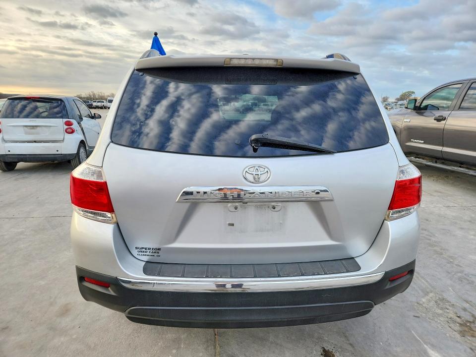 Photo 6 from auction – 2011 TOYOTA HIGHLANDER with VIN 5TDZK3EH6BS024708