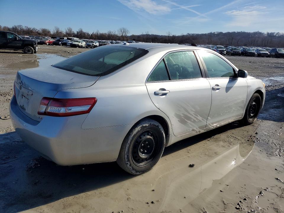 Photo 3 from auction – 2011 TOYOTA CAMRY with VIN 4T1BF3EK5BU176908