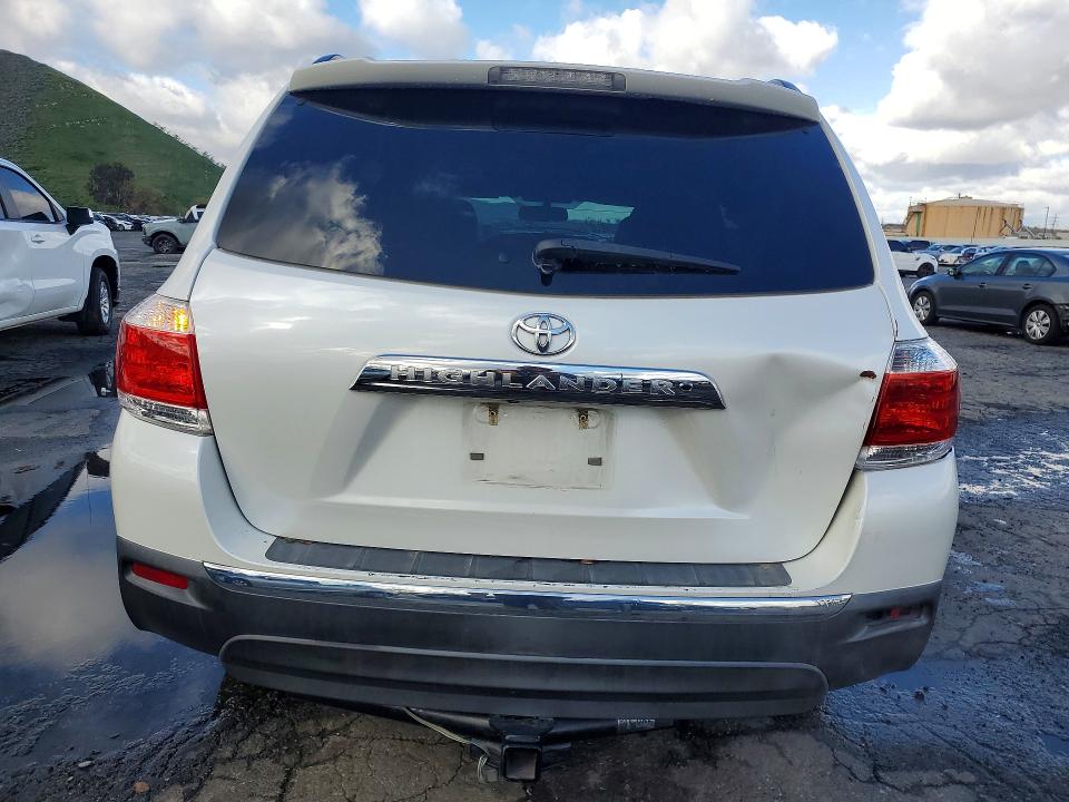 Photo 6 from auction – 2011 TOYOTA HIGHLANDER with VIN 5TDZK3EH7BS043462