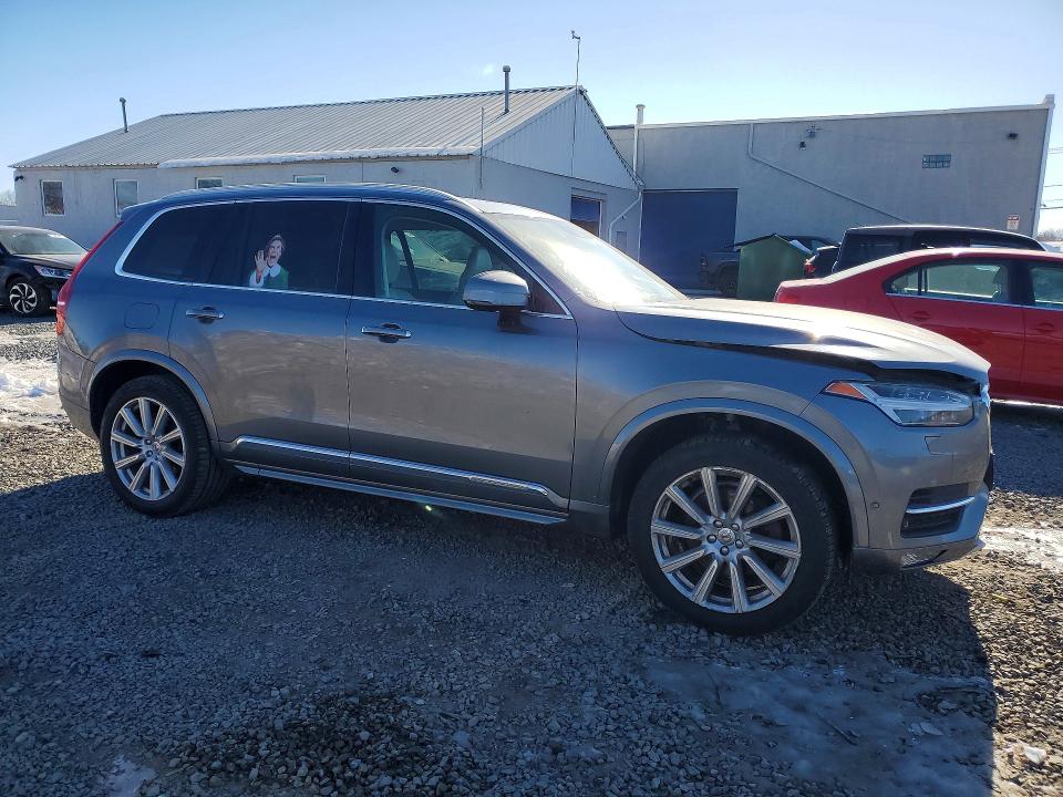 Foto 4 de la subasta – 2016 VOLVO XC90 T6 con VIN YV4A22PL1G1048537