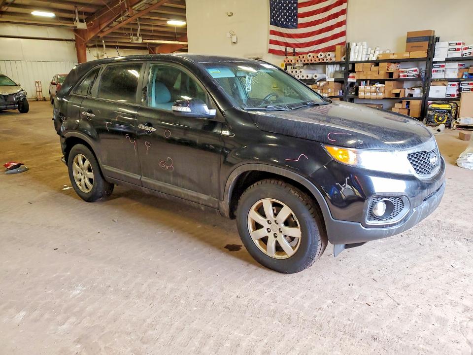Photo 4 from auction – 2013 KIA SORENTO with VIN 5XYKT4A17DG398953