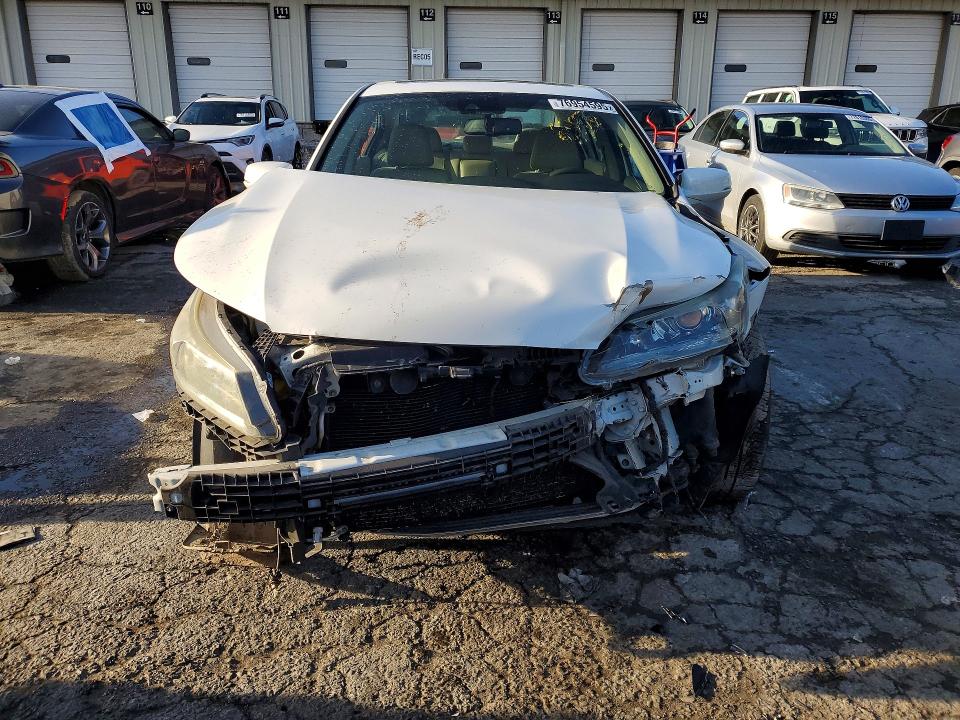Photo 5 from auction – 2015 HONDA ACCORD with VIN 1HGCR2F81FA012657