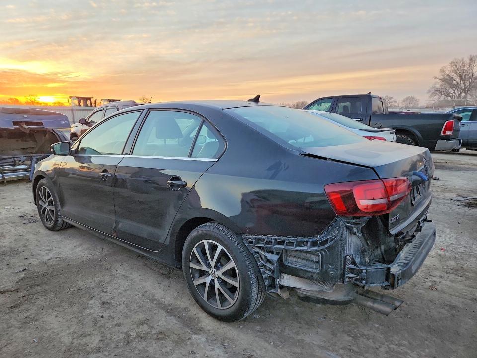 Photo 2 from auction – 2017 VOLKSWAGEN JETTA with VIN 3VWDB7AJ5HM294304