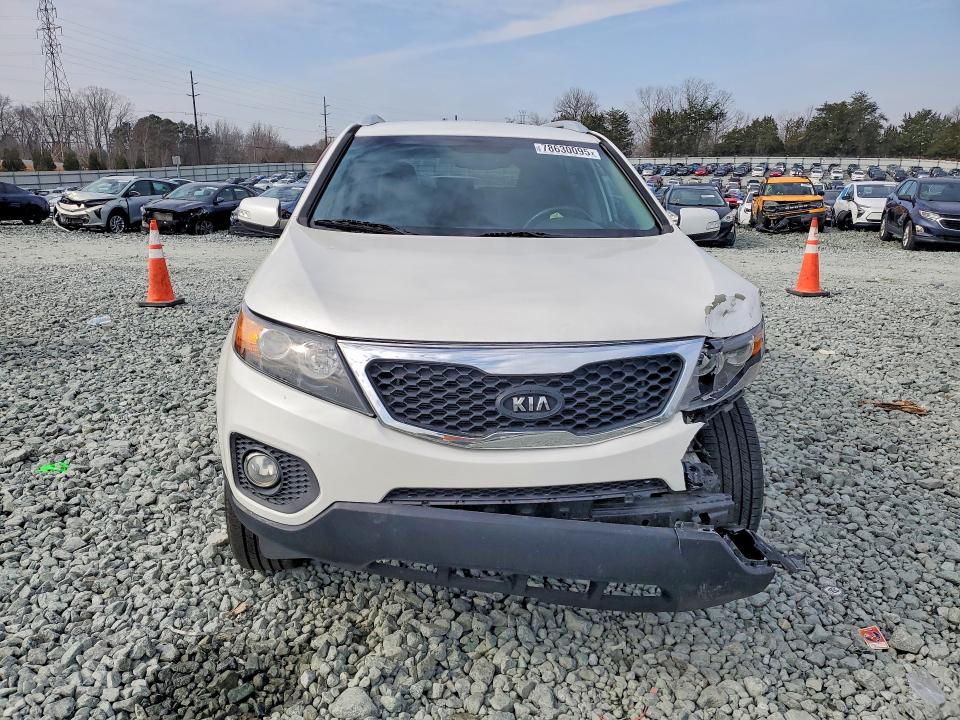 Photo 5 from auction – 2011 KIA SORENTO with VIN 5XYKT4A13BG119026