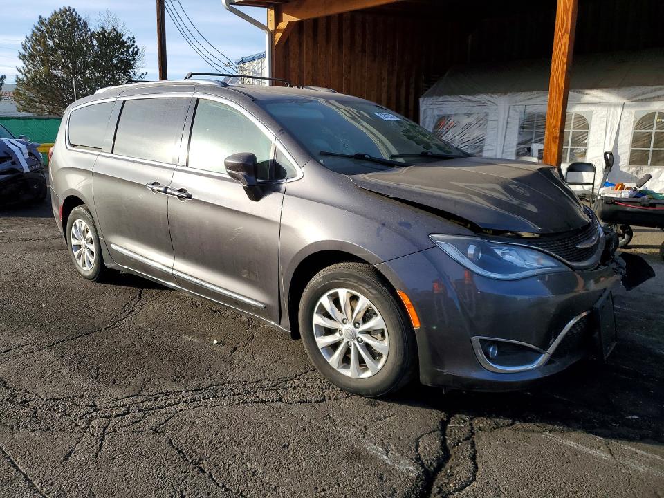 Photo 4 from auction – 2019 CHRYSLER PACIFICA T with VIN 2C4RC1BG6KR626644