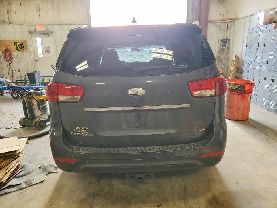 Photo 6 from auction – 2017 KIA SEDONA with VIN KNDMB5C10H6329089