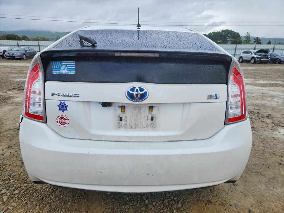Photo 6 from auction – 2014 TOYOTA PRIUS with VIN JTDKN3DU4E1739589