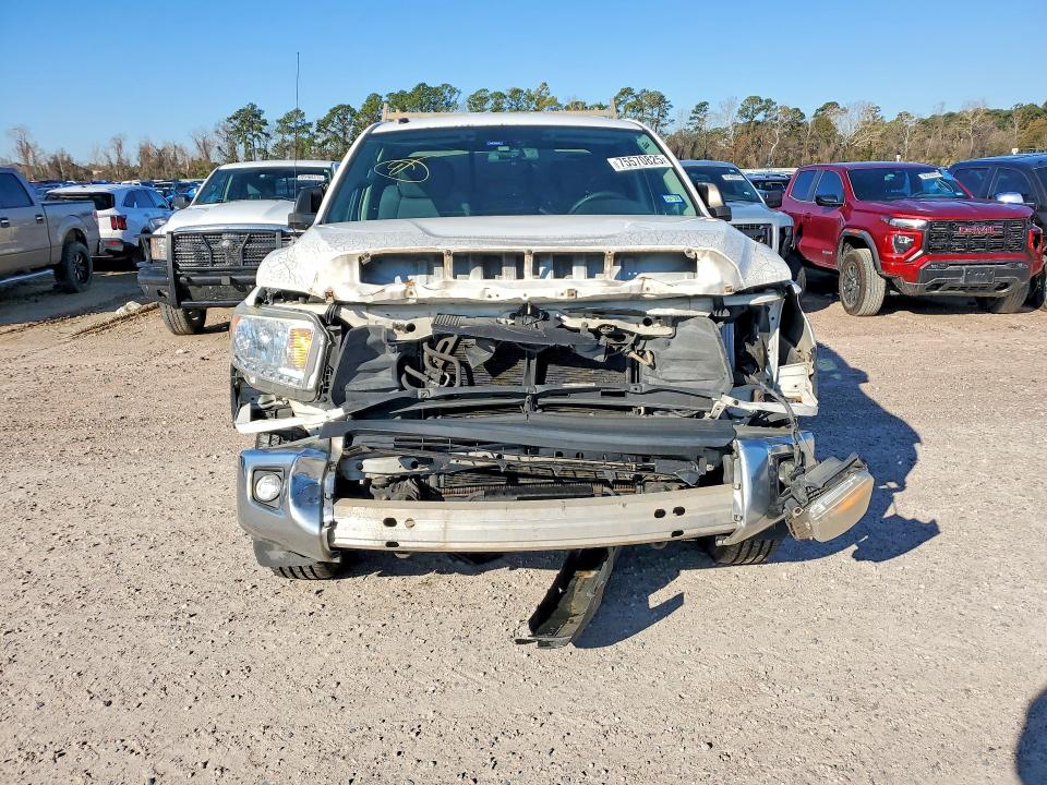Photo 5 from auction – 2015 TOYOTA TUNDRA with VIN 5TFRY5F16FX178668