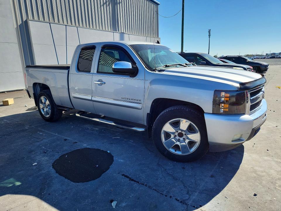 Photo 4 from auction – 2011 CHEVROLET SILVERADO with VIN 1GCRCSE04BZ334291