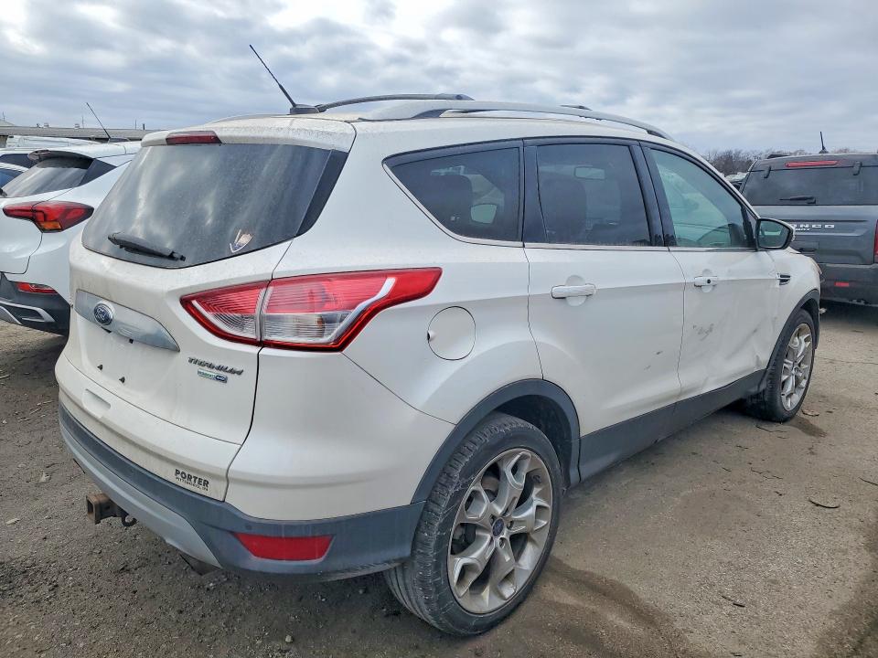 Photo 3 from auction – 2016 FORD ESCAPE with VIN 1FMCU9J90GUA44193