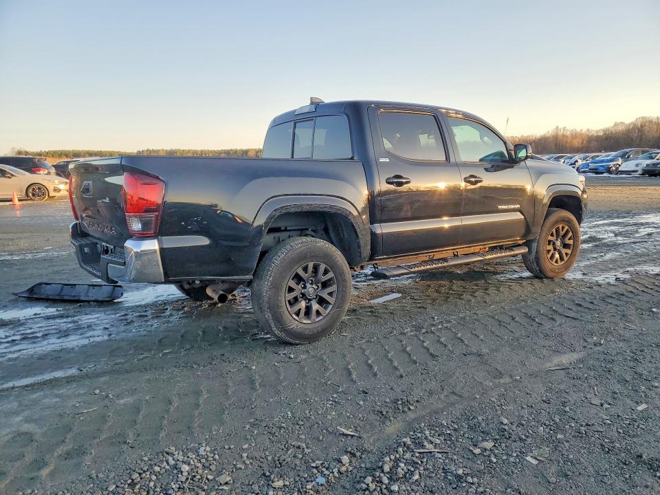 Photo 3 from auction – 2022 TOYOTA TACOMA with VIN 3TYAX5GN1NT059761