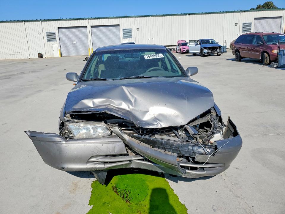 Photo 5 from auction – 2000 TOYOTA CAMRY with VIN 4T1BF22K6YU096721