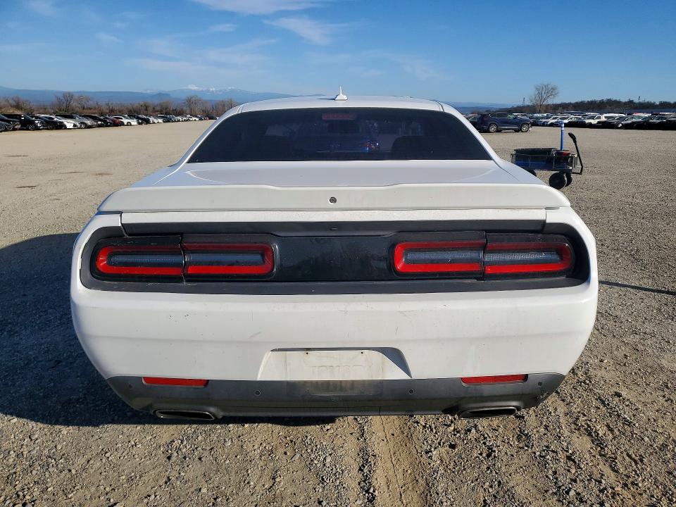 Photo 6 from auction – 2016 DODGE CHALLENGER with VIN 2C3CDZAG1GH309620