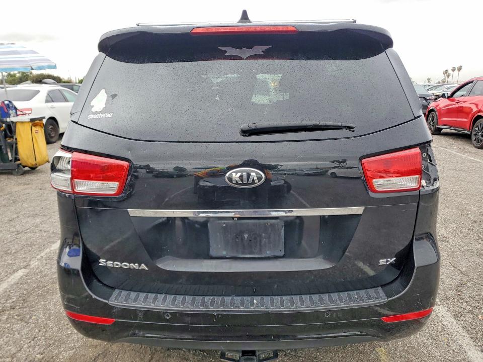 Photo 6 from auction – 2016 KIA SEDONA with VIN KNDMC5C11G6138146