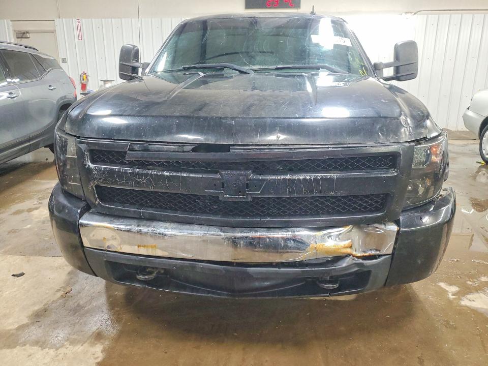 Photo 5 from auction – 2007 CHEVROLET SILVERADO with VIN 1GCEK19057Z646021