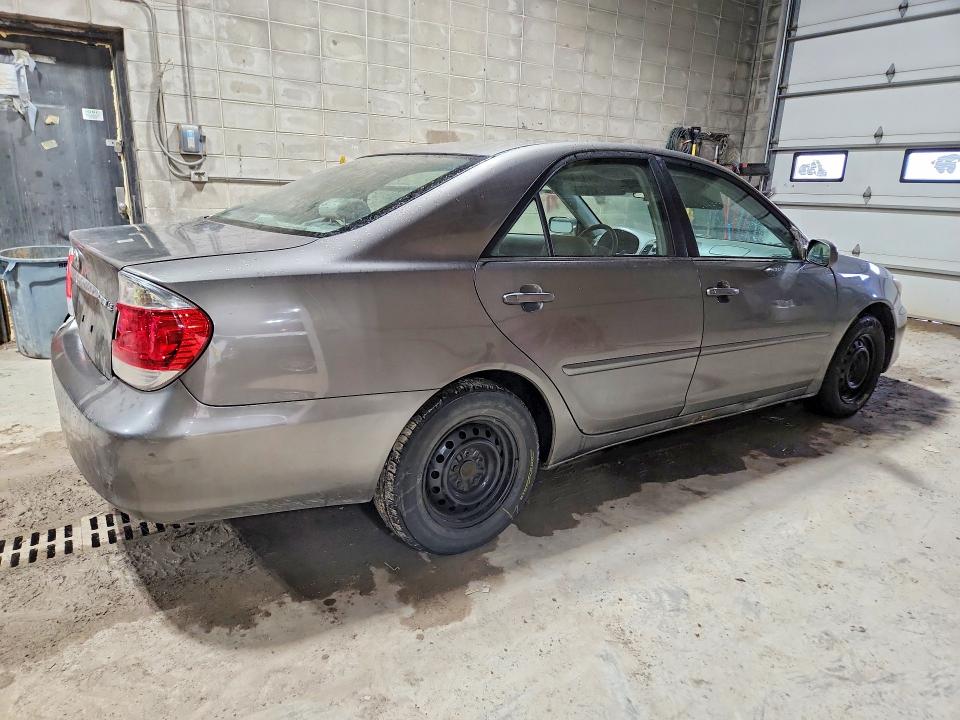 Photo 3 from auction – 2006 TOYOTA CAMRY with VIN JTDBE30K163054315