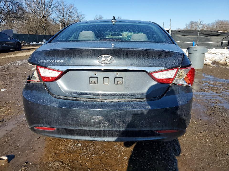 Photo 6 from auction – 2011 HYUNDAI SONATA with VIN 5NPEB4AC1BH295115