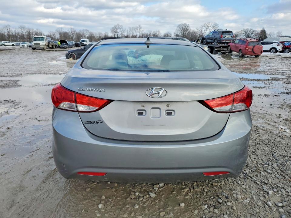 Photo 6 from auction – 2012 HYUNDAI ELANTRA GL with VIN KMHDH4AE3CU189067