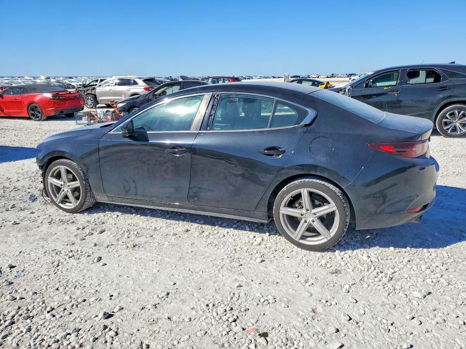Photo 2 from auction – 2020 MAZDA 3 SELECT with VIN 3MZBPACL1LM132246